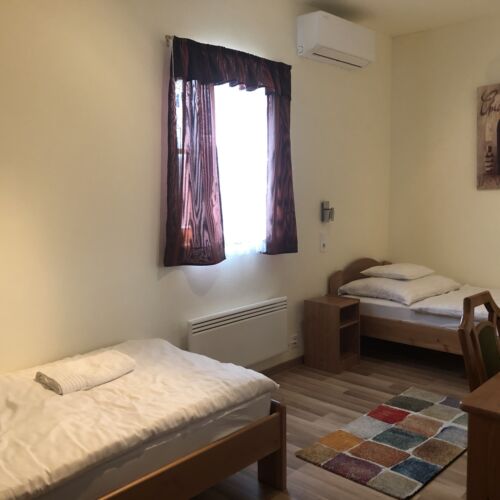 Pokoj pro 2 os. na poschodí v podkroví