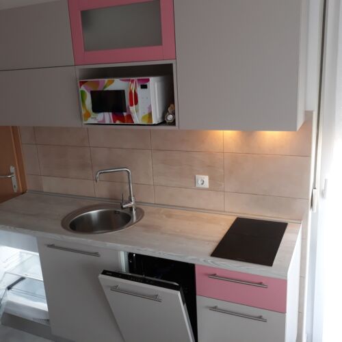 Romantik Apartman s manželskou postelí s 1 ložnicí na poschodí (s možností přistýlky)