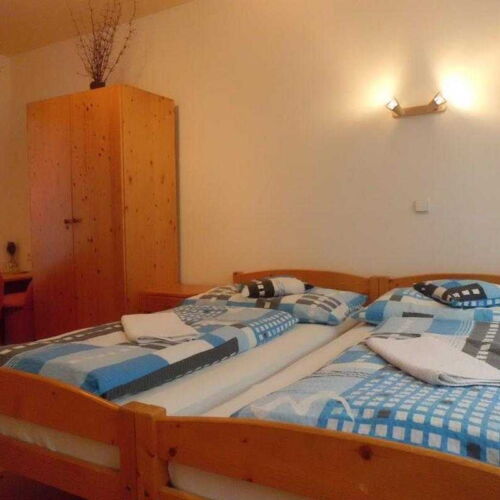 Pokoj se sprchou  pro 3 os. (s možností přistýlky)