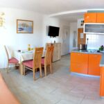 Apartament standard tourist cu 2 camere pentru 4 pers.