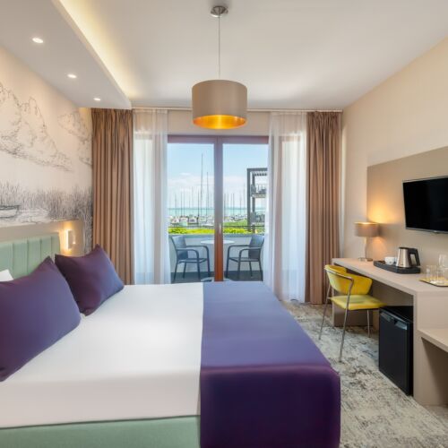 Plus Partial-Balaton Panorama-View Terrace Premium Twin Room