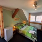 Pokoj se sprchou s privátní koupelnou mimo apartmán pro 2 os.