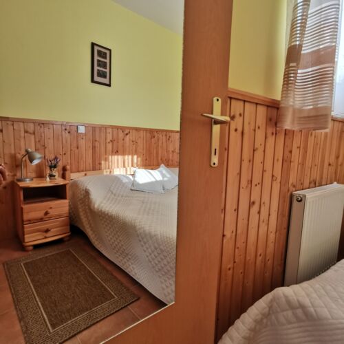 Family Apartman pro 4 os. se 2 ložnicemi s výhledem na jezero (s možností přistýlky)