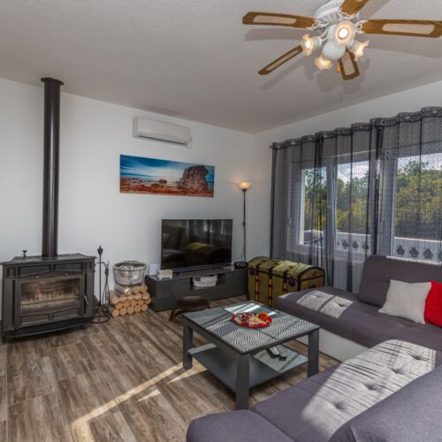 Garden View Whole House Villa for 10 Persons