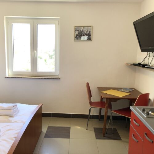 Apartament studio la etaj cu 1 camera pentru 2 pers.