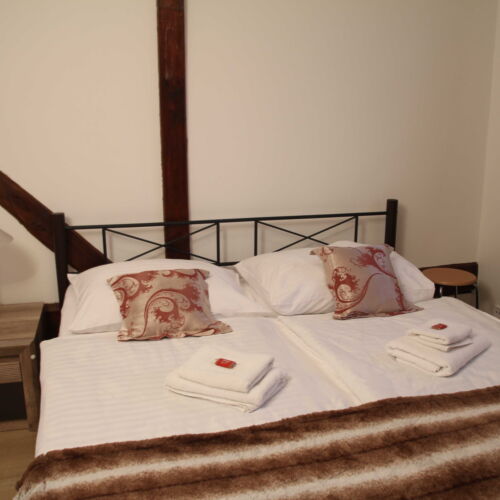 Pokoj se sprchou  pro 4 os.