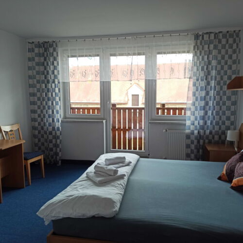 Pokoj se sprchou  pro 3 os.