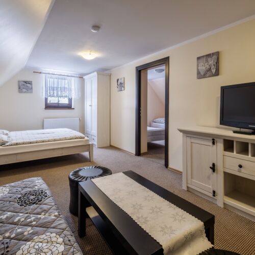 6 Person Room
