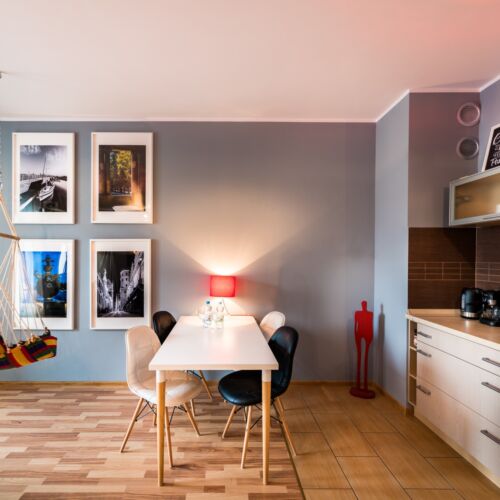 Apartament 5-osobowy z balkonem z 2 pomieszczeniami sypialnianymi