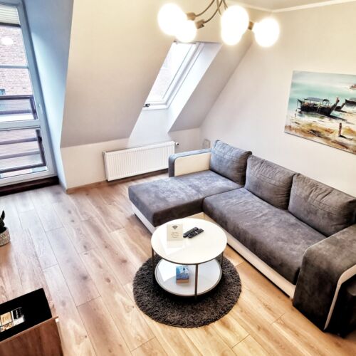 Apartament 4-osobowy na poddaszu z wanną z 2 pomieszczeniami sypialnianymi