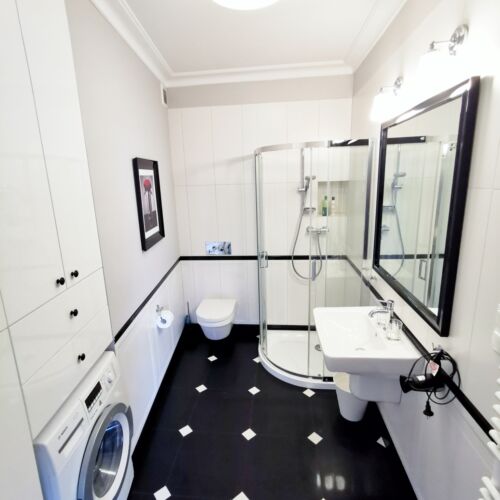 Apartament 4-osobowy Business z balkonem z 2 pomieszczeniami sypialnianymi