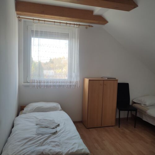Pokoj pro 1 os. na poschodí  (s možností přistýlky)
