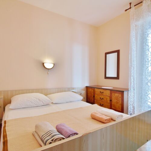 Apartament cu aer condiționat cu terasă cu 2 camere pentru 4 pers. A-17881-b