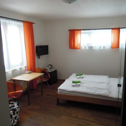 Pokoj se sprchou  pro 2 os. (s možností přistýlky)