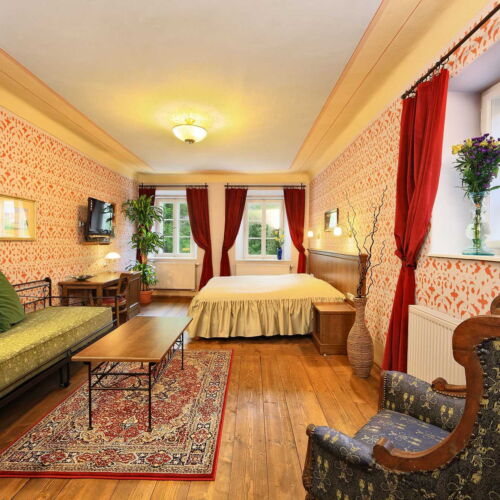 Budova Depandance Pokoj s vanou s manželskou postelí (s možností přistýlky)