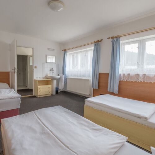 Pokój 6-osobowy Family z prysznicem