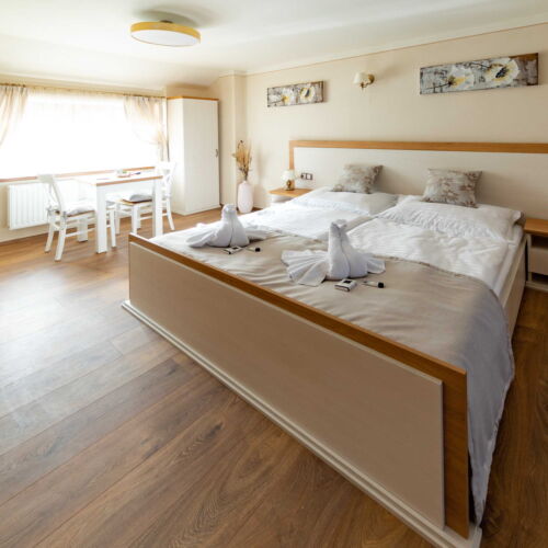 Apartman se sprchou s vlastní kuchyňkou pro 4 os. se 2 ložnicemi