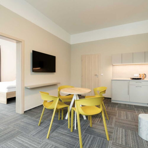 Apartman s balkónem s klimatizací pro 4 os. se 2 ložnicemi (s možností přistýlky)