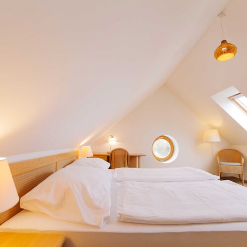 Camera twin (se poate solicita pat suplimentar)