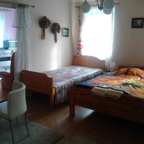 Apartman se sprchou s privátní koupelnou mimo apartmán pro 4 os. (s možností přistýlky)