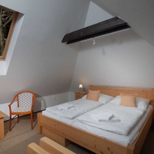 Pokoj se sprchou  pro 4 os.