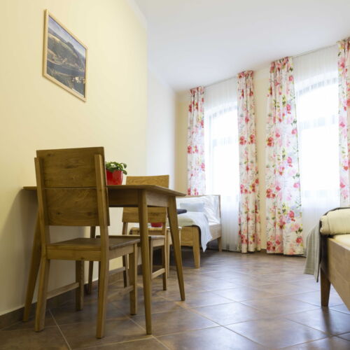 Dvoulůžkový pokoj s oddělenými postelemi