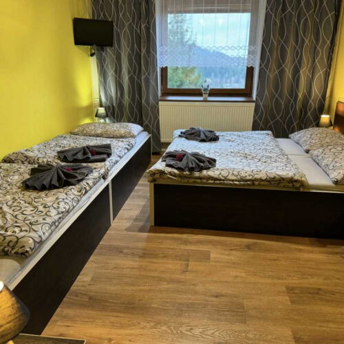 Pokoj se sprchou  pro 4 os. (s možností přistýlky)