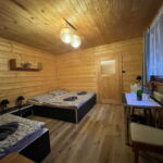 Dreibettzimmer mit Dusche und Terasse (Zusatzbett möglich)