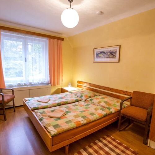 Apartament 4-osobowy z łazienką z aneksem kuchennym z 2 pomieszczeniami sypialnianymi (możliwa dostawka)