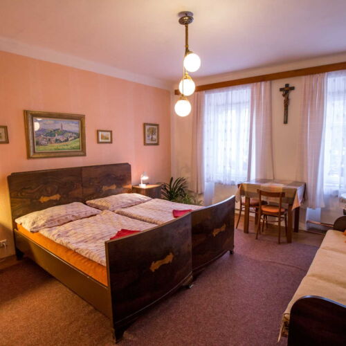 Pokój 4-osobowy ze wspólnym aneksem kuchennym z łazienką