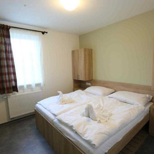 Apartman se sprchou s vlastní kuchyňkou pro 4 os. s 1 ložnicí (s možností přistýlky)