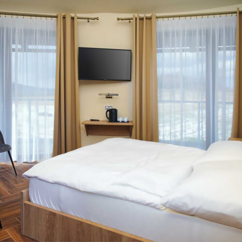 Pokoj se sprchou s balkónem pro 2 os.