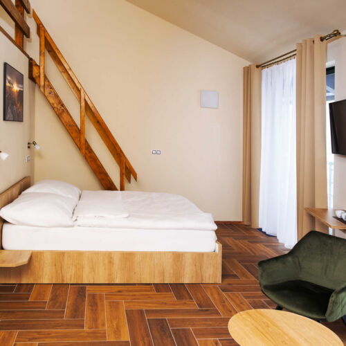 Pokoj se sprchou s klimatizací pro 4 os. (s možností přistýlky)