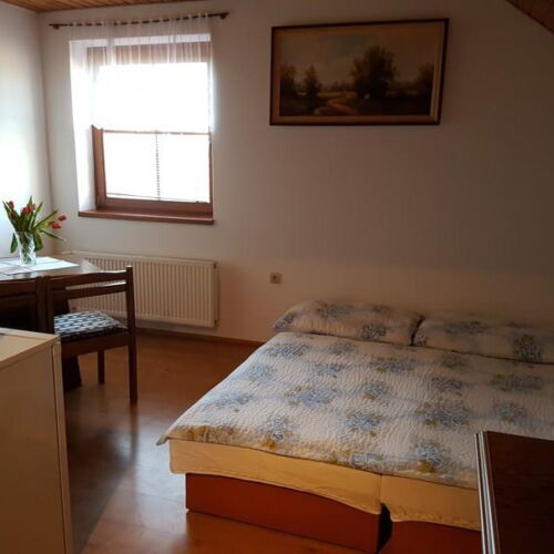 Pokoj s koupelnou se sprchou pro 2 os.