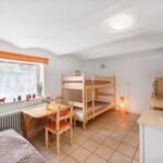 Apartment für 3 Personen mit Dusche und Eigner Küche (Zusatzbett möglich)