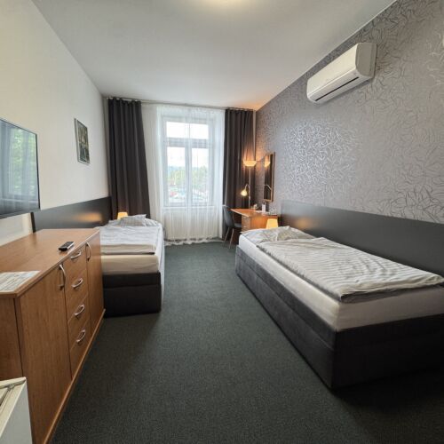 Air Conditioned Twin Room with Shower