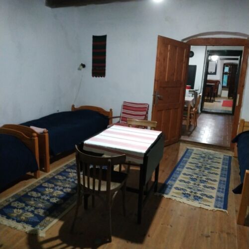 Camera tripla tourist romantică