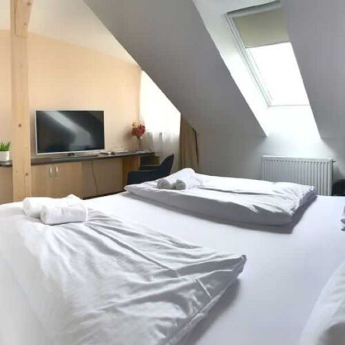 Pokój 2-osobowy na poddaszu Deluxe