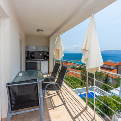 Sea View Whole House Holiday Home for 12 Persons