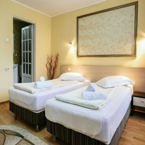 Camera dubla la etaj