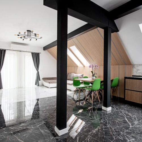 Apartament deluxe penthouse cu 3 camere pentru 8 pers.