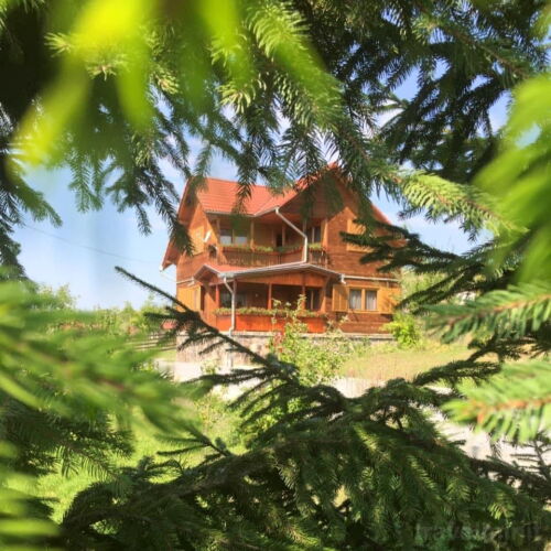 Cabană family cu panoramă pentru 13 pers. (se inchirieaza doar integral)