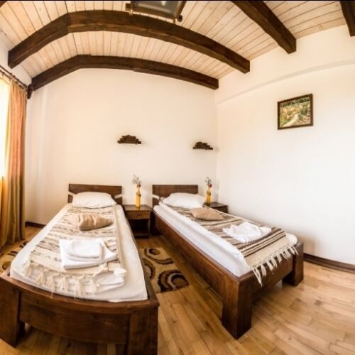 Suita junior la etaj cu 2 camere pentru 3 pers.