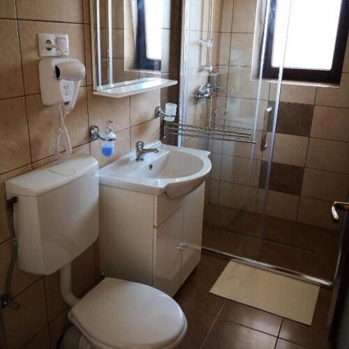 Camera dubla cu balcon cu baie