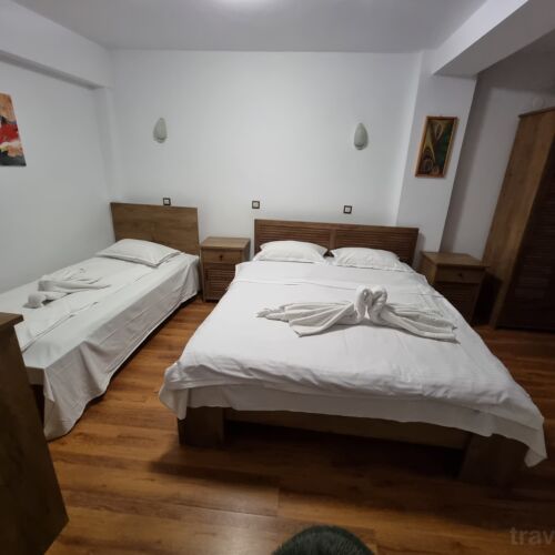 Pokoj s koupelnou  pro 3 os.