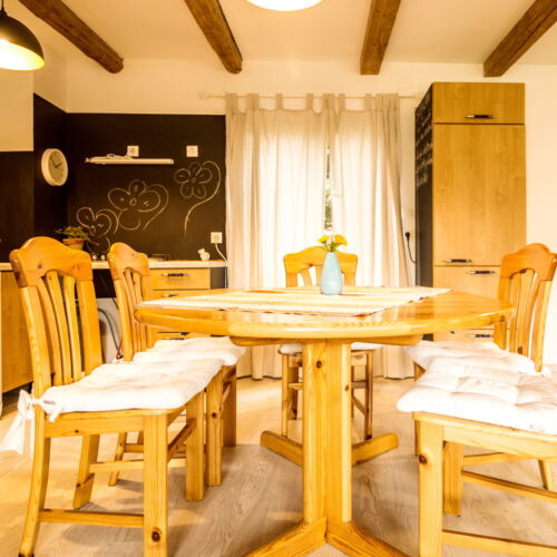 Apartament superior cu terasă cu 3 camere pentru 6 pers. (se poate solicita pat suplimentar)