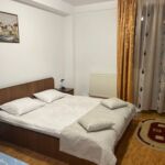 Camera dubla la mansardă (se poate solicita pat suplimentar)