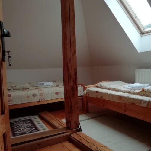 Pokój 2-osobowy na poddaszu