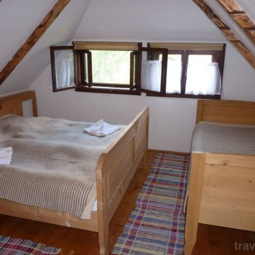 Cabană pentru 12 pers. (se inchirieaza doar integral)