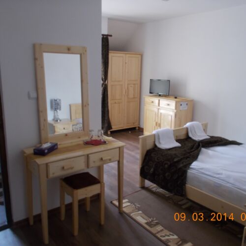 Camera dubla family cu baie (se poate solicita pat suplimentar)